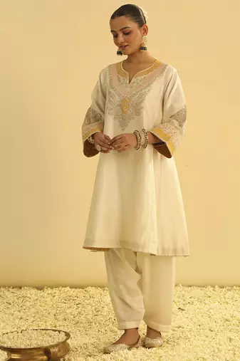 Ivory embroidered chanderi silk kurta set