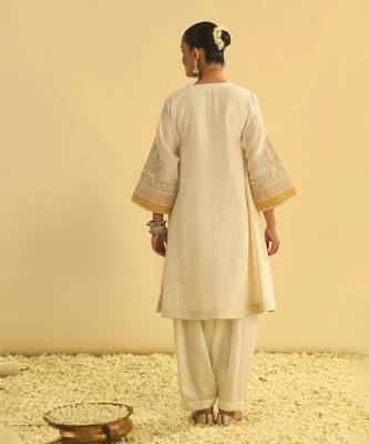Ivory embroidered chanderi silk kurta set 5