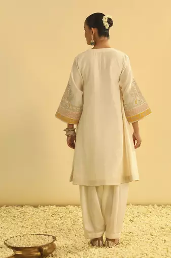 Ivory embroidered chanderi silk kurta set
