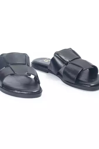 Black solid leather flat