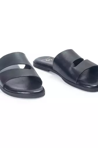 Black solid leather flat