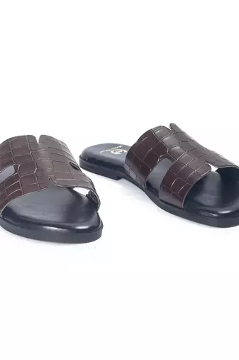 Brown solid leather flat