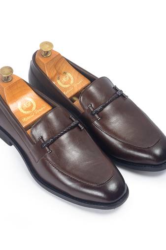 Brown solid synthetic leather men shoes
