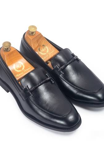 Black solid synthetic leather men shoes
