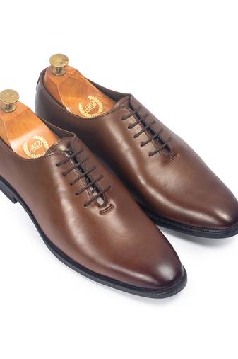 Tan solid synthetic leather men shoes