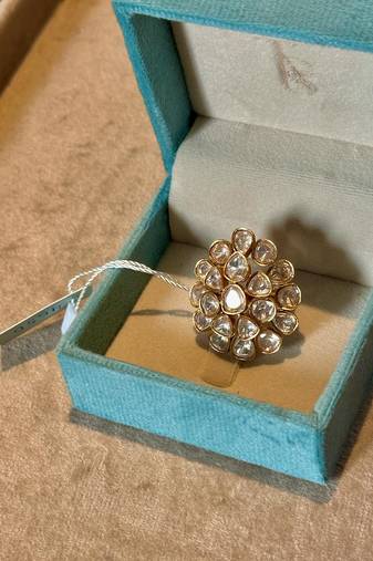 Gold kundan