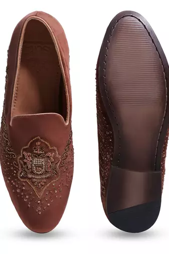 Brown woven velvet shoes