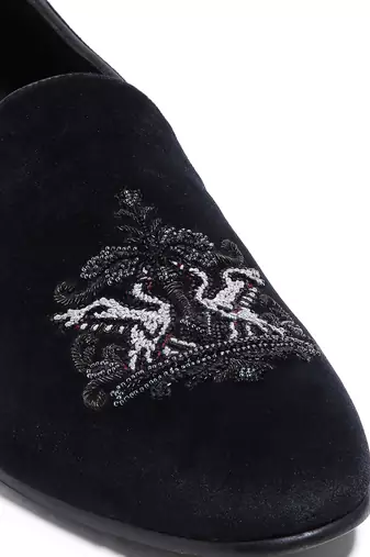 Black woven velvet shoes