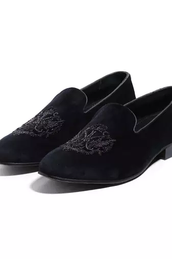 Black woven velvet shoes