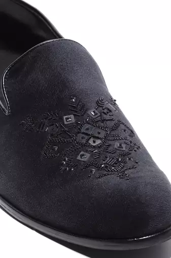 Black woven velvet shoes