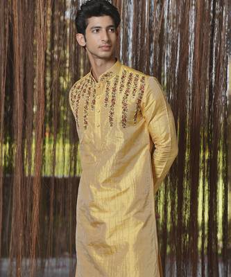 Gold plain silk kurta & dhoti with stole 4