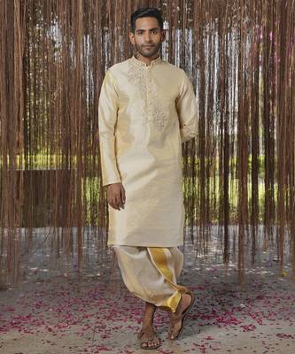 Beige plain silk kurta & dhoti with stole 3