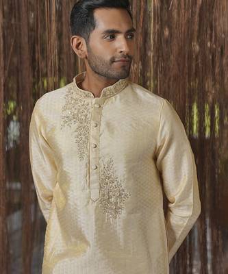 Beige plain silk kurta & dhoti with stole 5