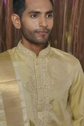 Green plain silk kurta & dhoti with stole