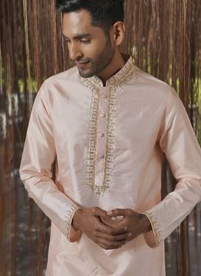 Pink plain silk kurta & dhoti with stole 2