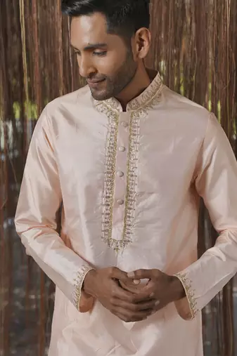 Pink plain silk kurta & dhoti with stole