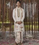 Beige plain silk kurta & dhoti with stole