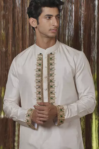 Beige plain silk kurta & dhoti with stole