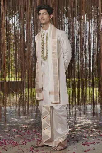 Beige plain silk kurta & dhoti with stole