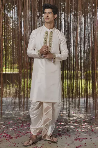 Beige plain silk kurta & dhoti with stole