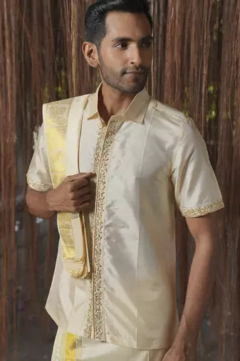 Beige plain silk kurta & dhoti with stole