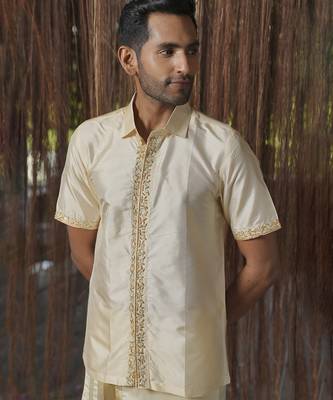Beige plain silk kurta & dhoti with stole 3