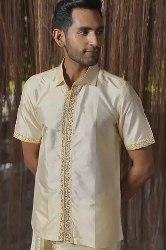 Beige plain silk kurta & dhoti with stole
