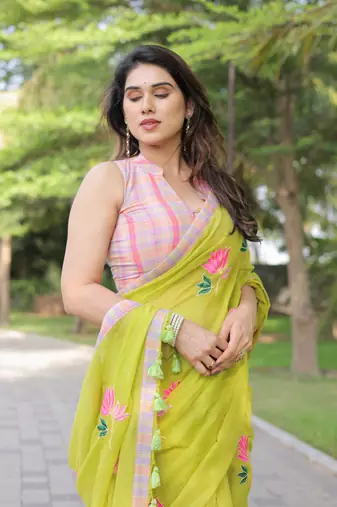 Totta pari cotton embroidery saree with blouse