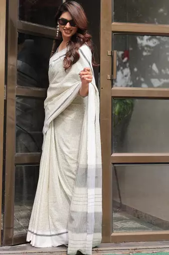 Saras bengal traditional check saree with blouse