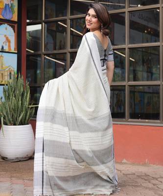 Saras bengal traditional check saree with blouse 4