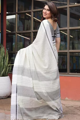 Saras bengal traditional check saree with blouse