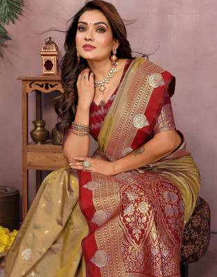 Gold handloom kalamkari silk blend saree with zari woven work 3