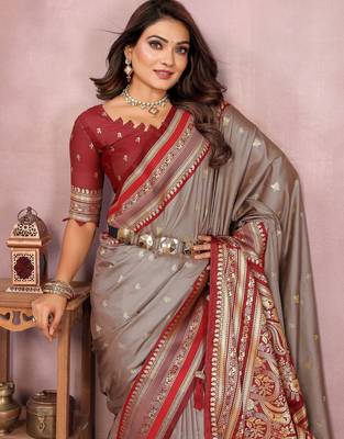 Grey handloom kalamkari silk blend saree with zari woven work 3