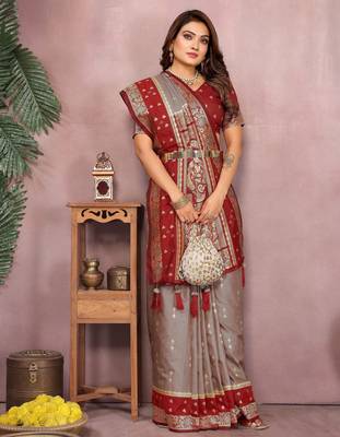 Grey handloom kalamkari silk blend saree with zari woven work 2