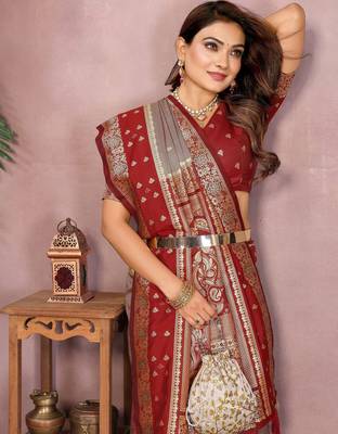 Grey handloom kalamkari silk blend saree with zari woven work 3
