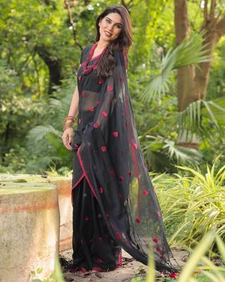 Dilbaru red heart embroidery cotton saree with blouse 2