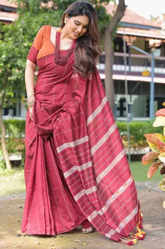 Durga red cototn saree with blouse
