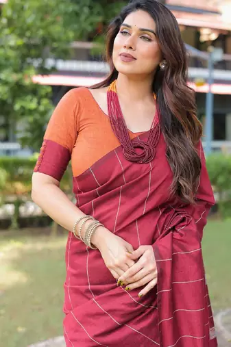 Durga red cototn saree with blouse