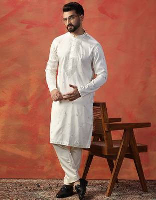 White embroidered kurta pyjama set     elegant indian outfit for ceremonies 1