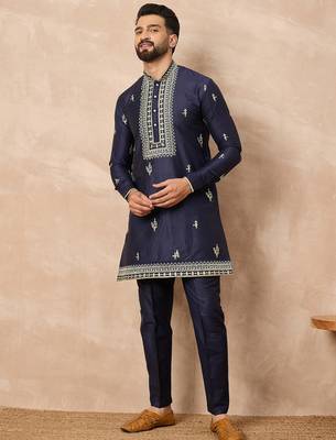 Navy blue embroidered kurta pant set     stylish indian wedding outfit for men 3