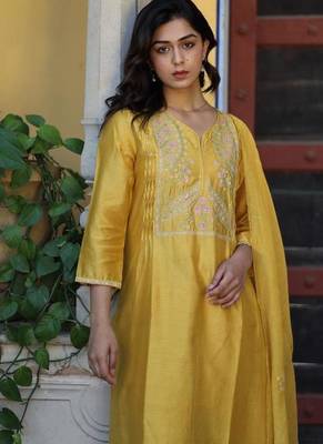 Mustard half lily yoke suit set 2