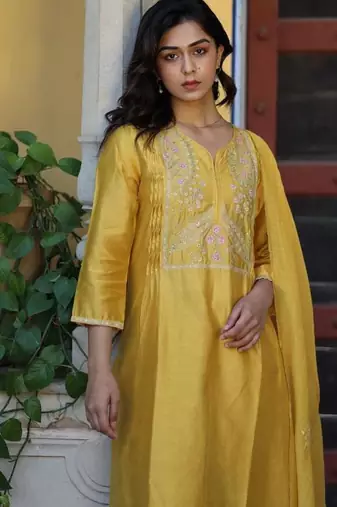 Mustard half lily yoke suit set