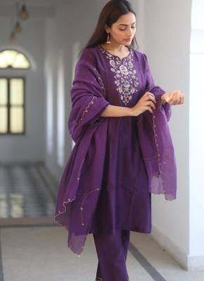 Purple floral bouquet suit set 3