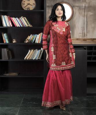 Maroon embroidered silk straight cut kurta 3