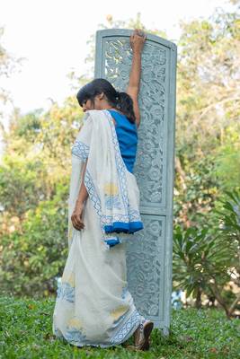 White chanderi silk gold border patti digital printed saree 3