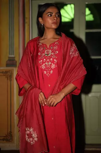 Magenta pink floral bouquet suit set