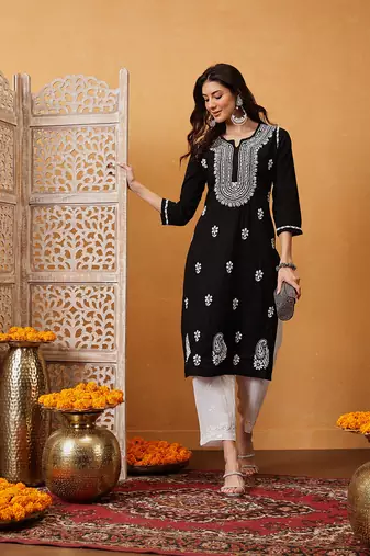 Hand embroidered white georgette lucknowi chikankari straight pant