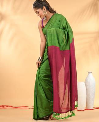 Green and magenta cotton handspun saree with tassel detailing 2
