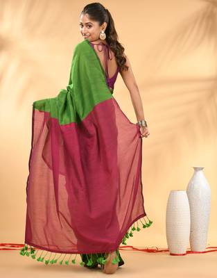 Green and magenta cotton handspun saree with tassel detailing 3