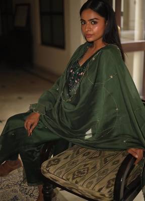 Bottle green glass beaded suit set 4